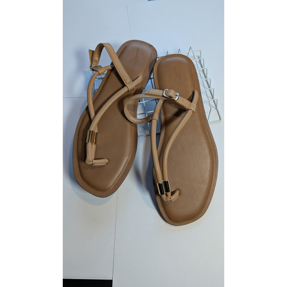 Universal Thread Shoes - NWOT Women's Universal Thread Sandals Size 9.5 Tan